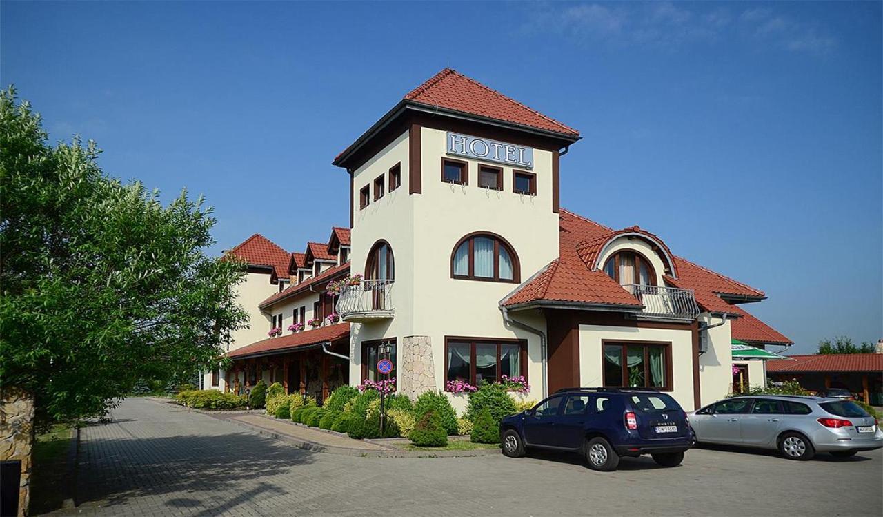 Hotel Tyniecki Krakow Luaran gambar